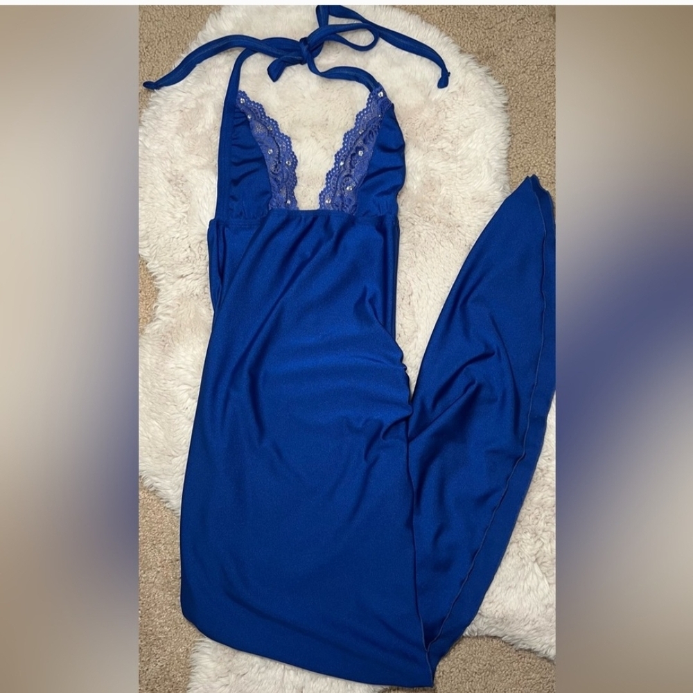 Elegant Blue Lace Trim Nightgown